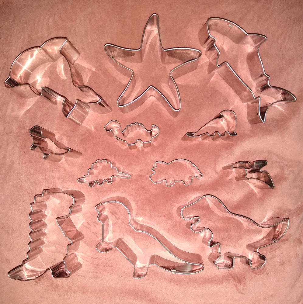 12 Animal Cookie Cutter Set Dinosaurs Sea Shark Fish Cookies Fruit Clay Cutters